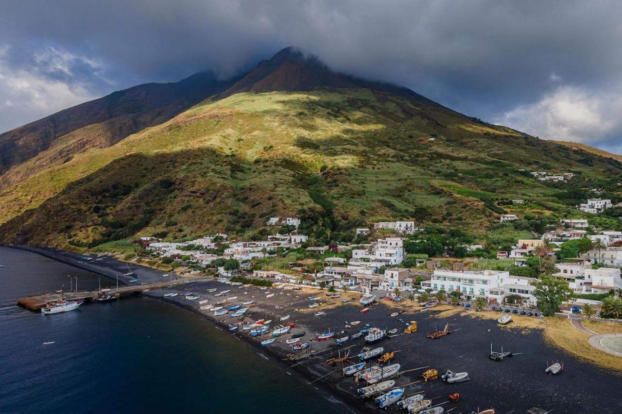 Stromboli Suite Apartment With Terrace Volcano & Sea View Exterior foto