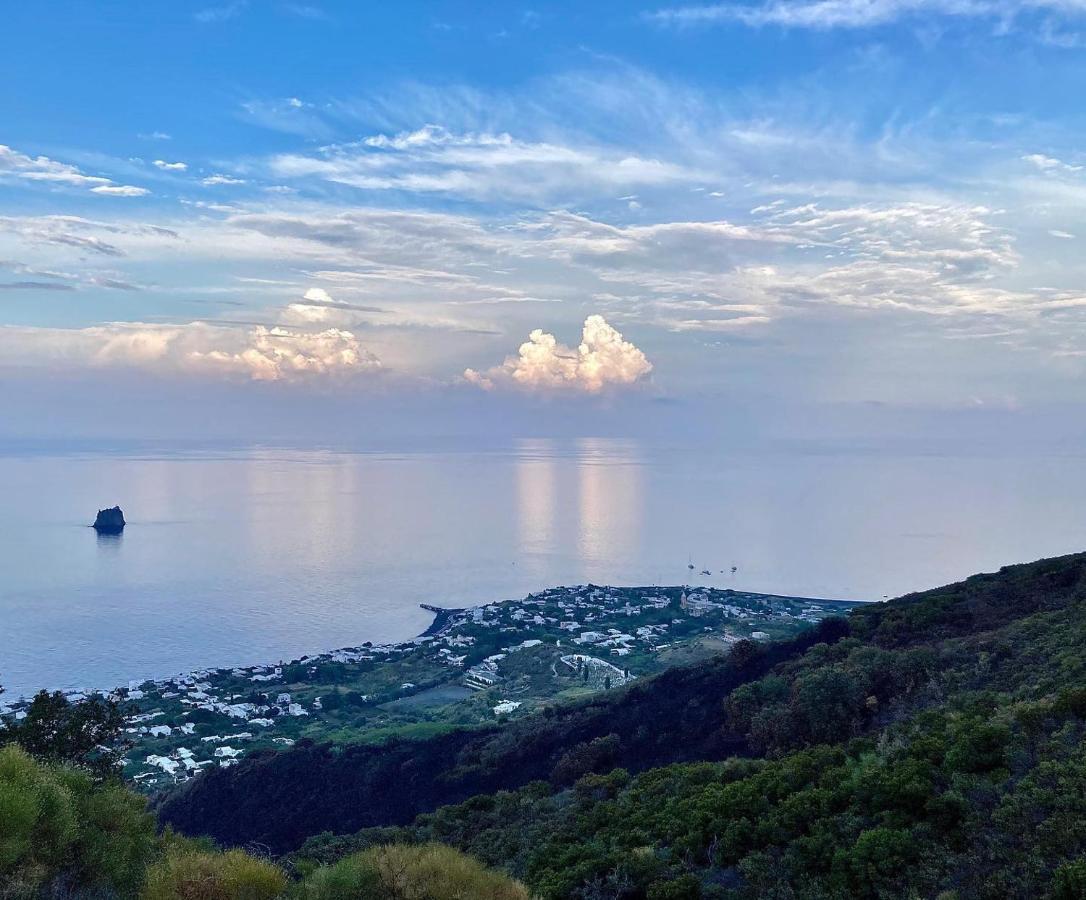 Stromboli Suite Apartment With Terrace Volcano & Sea View Exterior foto